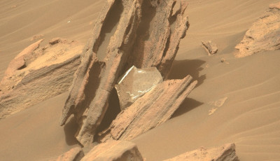 A NASA &uacute;j fot&oacute;ja emberi hullad&eacute;kot mutat a Marson - Maga a NASA a szemetelő