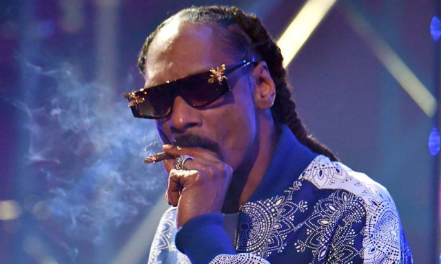 Snoop Doggy Dogg az eg&eacute;sz vil&aacute;got &aacute;tverte: esze &aacute;g&aacute;ban nincs leszokni a fűről