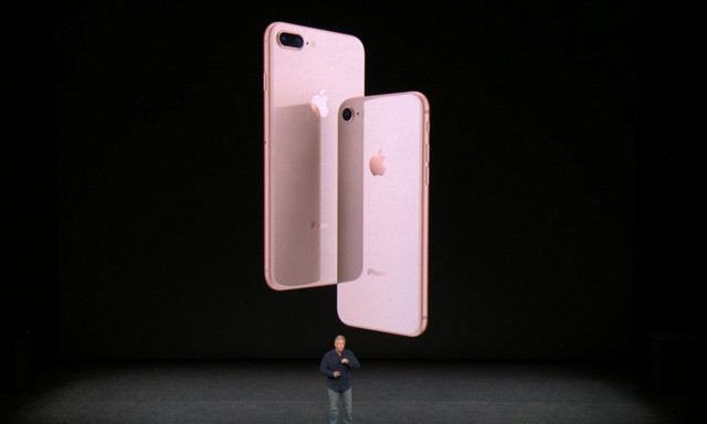 &Iacute;me az &uacute;j iPhone 8 &eacute;s az iPhone X!