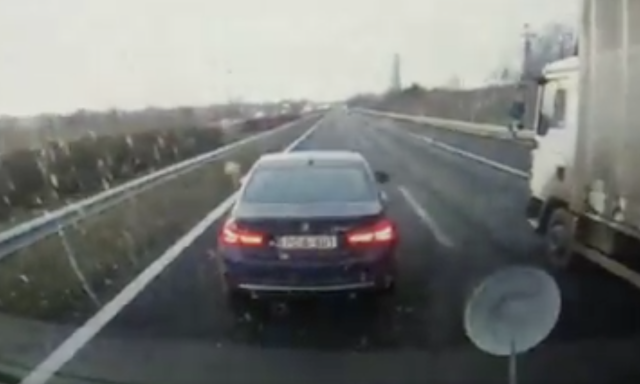 M&aacute;ris megvan az &eacute;v bunk&oacute;ja - Mentő előtt b&uuml;ntetőf&eacute;kezett a BMW-s az M7-esen - VIDE&Oacute;