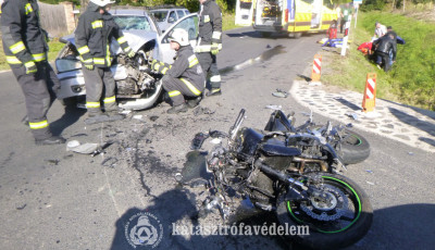 Motoros &eacute;s aut&oacute;s balesetekhez vonultak h&eacute;tv&eacute;g&eacute;n a somogyi tűzolt&oacute;k