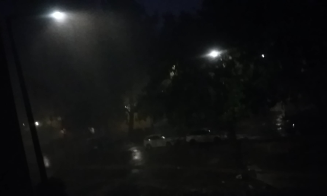 El&ouml;nt&ouml;tte a v&iacute;z a v&aacute;rost - Hatalmas vihar csapott le Kaposv&aacute;rra - VIDE&Oacute;K