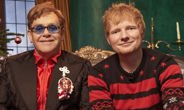 &Uuml;nnepi hangulatba var&aacute;zsol Elton John &eacute;s Ed Sheeran &uacute;j kar&aacute;csonyi sz&aacute;ma - VIDE&Oacute;