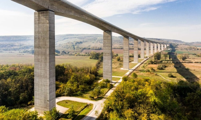 Lez&aacute;rj&aacute;k a Kőr&ouml;shegyi v&ouml;lgyhidat, erre tudtok ker&uuml;lni