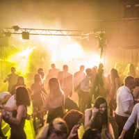 Eszméletlen tömeg ropta a Deltára az egyetemi gólyabálon! - GALÉRIA