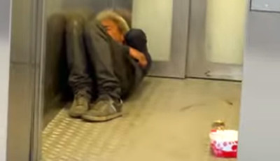 &Eacute;jjeli mened&eacute;knek haszn&aacute;lj&aacute;k a hajl&eacute;ktalanok az Esterh&aacute;zy-h&iacute;d liftj&eacute;t