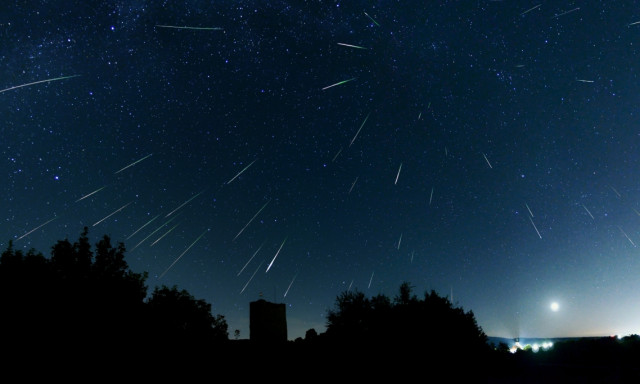 Itt vannak a Perseid&aacute;k, de id&eacute;n sajnos erős holdf&eacute;ny k&iacute;s&eacute;rte őket