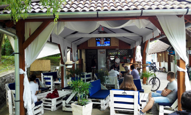 &Uacute;jabb sz&iacute;nfolt a Deseda parton: megnyitott a Desi Beach Bar!