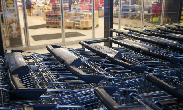 &Iacute;gy alakul a nagyobb boltok nyitvatart&aacute;sa az &uuml;nnepi h&eacute;tv&eacute;g&eacute;n