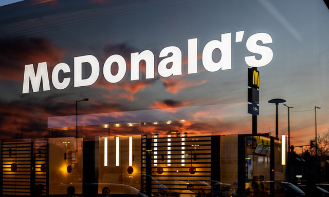 Kar&aacute;csonykor orsz&aacute;gszerte z&aacute;rva lesznek a McDonald&rsquo;s &eacute;ttermek