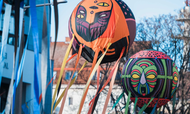 &Oacute;ri&aacute;sballon lid&eacute;rcek lepik el szerda d&eacute;lut&aacute;n a Kossuth teret
