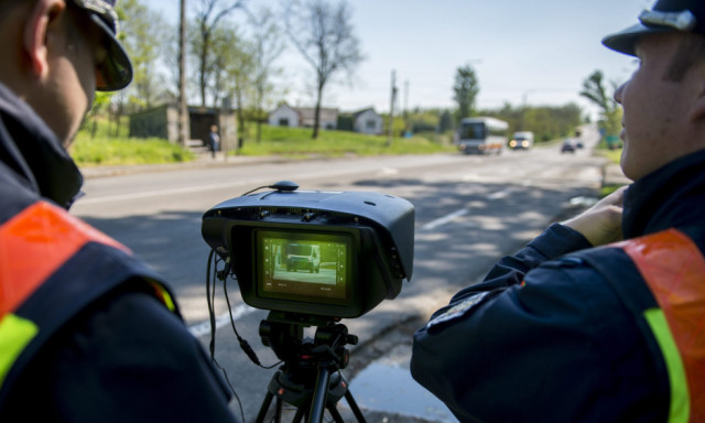 Cs&uuml;t&ouml;rt&ouml;k&ouml;n lesz a SpeedMarathon, ezeken a helyeken m&eacute;rnek a rendőr&ouml;k Kaposv&aacute;ron