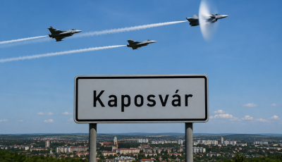 Vad&aacute;szg&eacute;pek cirk&aacute;lnak eg&eacute;sz h&eacute;ten Kaposv&aacute;r felett
