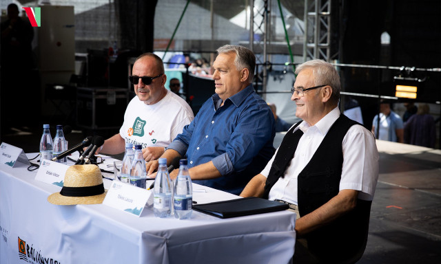 A Harcosok Klubja befulladt, Orb&aacute;n ez&eacute;rt &uacute;jra feltal&aacute;lta a Facebook csoportokat