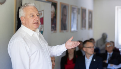 Lemondott Semj&eacute;n Zsolt, de nem engedt&eacute;k t&aacute;vozni a KDNP &eacute;l&eacute;ről