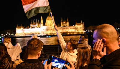 A Magyar Orvosi Kamara k&uuml;l&ouml;n gratul&aacute;lt az eg&eacute;szs&eacute;g&uuml;gyből &eacute;rkező &uacute;j parlamenti k&eacute;pviselőknek