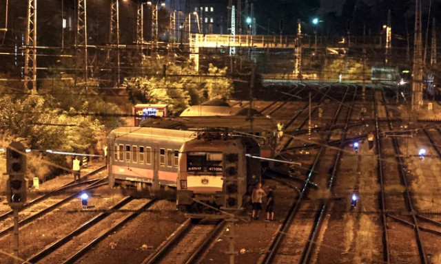 A kaposv&aacute;ri j&aacute;ratokat is &eacute;rinti a vas&aacute;rnap esti, Keleti p&aacute;lyaudvaron t&ouml;rt&eacute;nt vonatbaleset