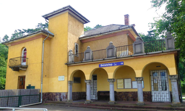 Meg&uacute;jul a fony&oacute;d-b&eacute;latelepi vas&uacute;t&aacute;llom&aacute;s