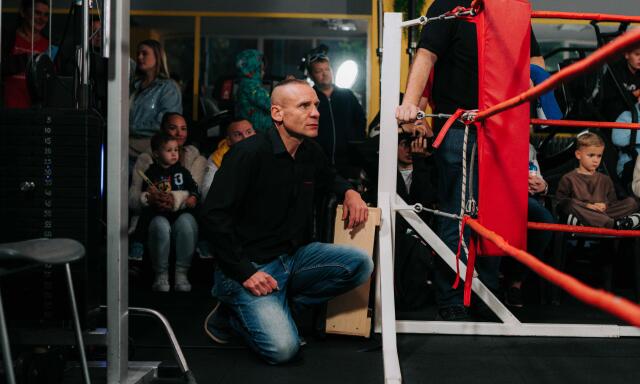 Nagy pofonok, lelkes k&ouml;z&ouml;ns&eacute;g, &eacute;s l&aacute;tv&aacute;nyos meccsek az eml&eacute;kg&aacute;l&aacute;n - GAL&Eacute;RIA