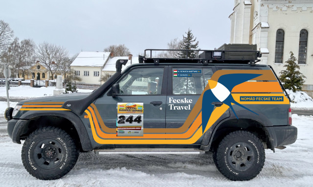 Ezzel a terepj&aacute;r&oacute;val indul Afrik&aacute;ba Kaposv&aacute;rr&oacute;l a Nom&aacute;d Fecske Team