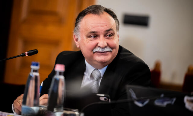 Gajdos L&aacute;szl&oacute;: &ldquo;Nagyon szeretn&eacute;m, ha p&eacute;ld&aacute;ul szilveszterkor nem lenne tűzij&aacute;t&eacute;k&rdquo;