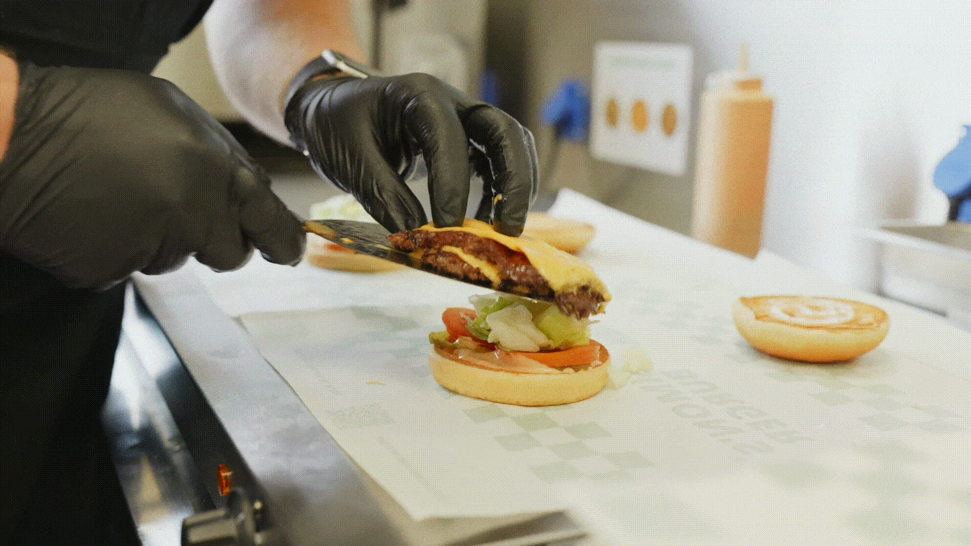 Egy szerencsés egy évig ingyen ehet heti egyszer a kaposvári Simon’s Burgerben!