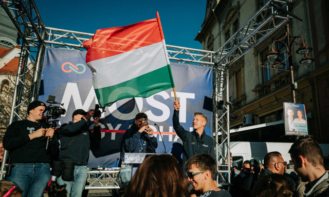 A Sz&eacute;chenyi t&eacute;rn&eacute;l tartott besz&eacute;det Magyar P&eacute;ter &ndash; GAL&Eacute;RIA