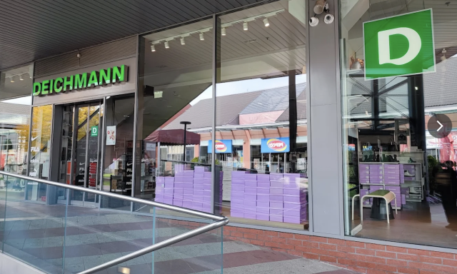 Bez&aacute;r a Deichmann a Corsoban