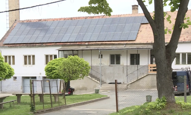 &Uuml;vegszil&aacute;nkot tal&aacute;lt a menz&aacute;n az &eacute;tel&eacute;ben egy &aacute;ltal&aacute;nos iskol&aacute;s kisl&aacute;ny