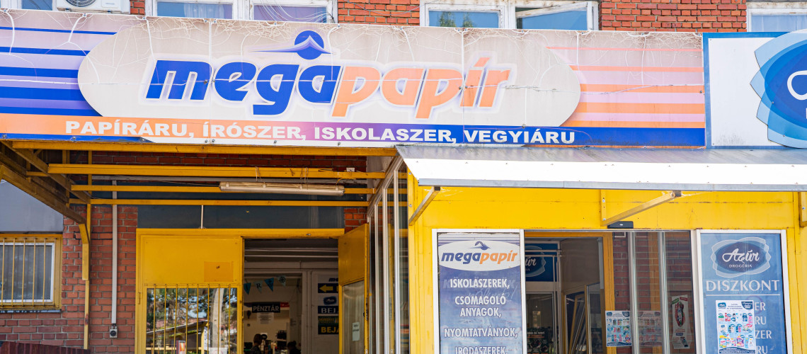 Ahol a sulis lista nem mumus - Helyi, csal&aacute;dias, tele j&oacute; cuccokkal: iskolakezd&eacute;s Megapap&iacute;r‑m&oacute;dra