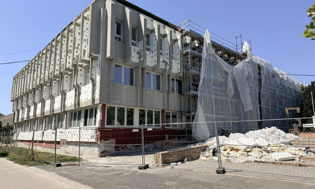 Felmondt&aacute;k a kivitelezővel a szerződ&eacute;st, nem k&eacute;sz&uuml;l el a tervezett időben a G&eacute;p&eacute;sz