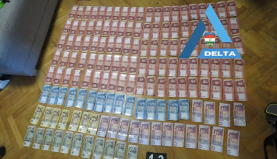 Elkaptak k&eacute;t d&iacute;lert, k&ouml;zel 400 adag k&aacute;b&iacute;t&oacute;szert foglaltak le Csurg&oacute;n