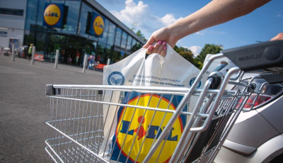 Ism&eacute;t b&eacute;remel&eacute;st jelentett be a Lidl - 599 ezer lesz a brutt&oacute; kezdőb&eacute;r