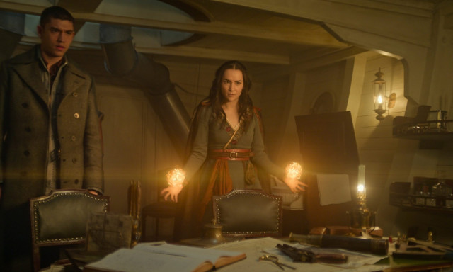 M&aacute;rcius k&ouml;zep&eacute;n &eacute;rkezik a Shadow and Bone m&aacute;sodik &eacute;vada - VIDE&Oacute;