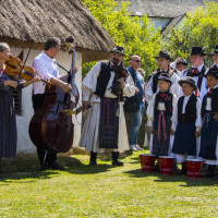 Na ezért nem hervadnak el a szennai lányok! Húsvéti forgatag KÉPGALÉRIA a skanzenből