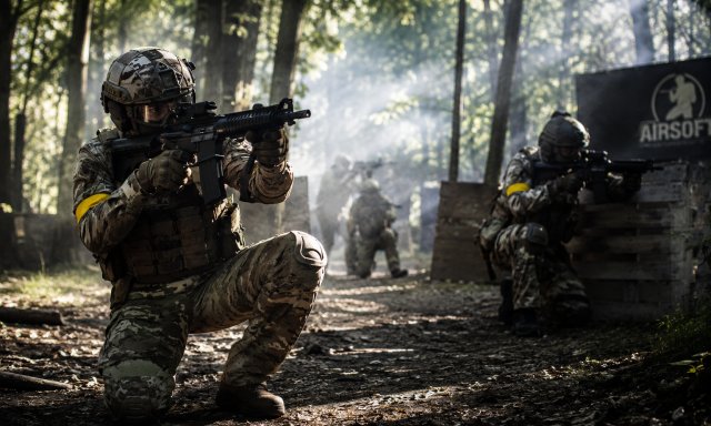 Ingyenes airsoft ny&iacute;lt nap lesz Koml&oacute;n
