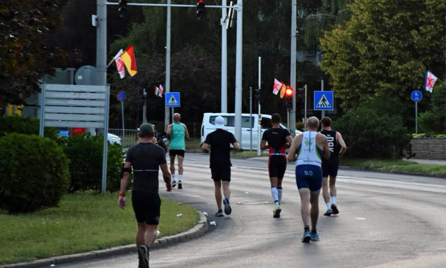 Trag&eacute;dia a nagyat&aacute;di triatlonversenyen: &eacute;let&eacute;t vesztette egy versenyző az egyik sz&aacute;m teljes&iacute;t&eacute;se k&ouml;zben