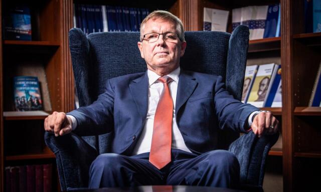 Gyan&uacute;s&iacute;tottk&eacute;nt hallgatt&aacute;k ki Matolcsy Gy&ouml;rgy&ouml;t