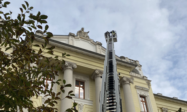 Lez&aacute;rt&aacute;k a Bajcsy-t, oml&aacute;svesz&eacute;ly van a b&iacute;r&oacute;s&aacute;g &eacute;p&uuml;let&eacute;n&eacute;l!