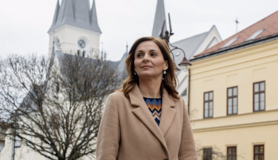 Lőrincz Vikt&oacute;ria reag&aacute;lt Erd&eacute;lyi &Aacute;kos Gyakorl&oacute; iskol&aacute;t &eacute;rintő posztjaira