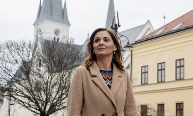 Lőrincz Vikt&oacute;ria reag&aacute;lt Erd&eacute;lyi &Aacute;kos Gyakorl&oacute; iskol&aacute;t &eacute;rintő posztjaira