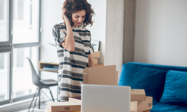 Kaposv&aacute;riakat is &aacute;tvert egy 25 &eacute;ves nő, aki nem l&eacute;tező cipőket &aacute;rult a neten