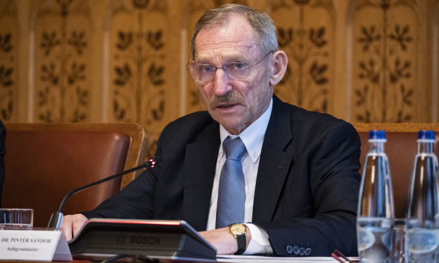 Nem tudja a Belügyminisztérium, hogy mekkora itthon a tanárhiány