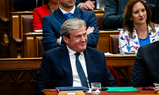 Kapit&aacute;ny Istv&aacute;n: marad a rezsics&ouml;kkent&eacute;s
