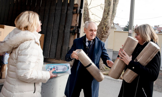 Megaj&aacute;nd&eacute;kozt&aacute;k a kaposv&aacute;ri v&eacute;dőnőket