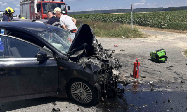 Traktor &eacute;s szem&eacute;lykocsi karambolozott Lengyelt&oacute;ti hat&aacute;r&aacute;ban