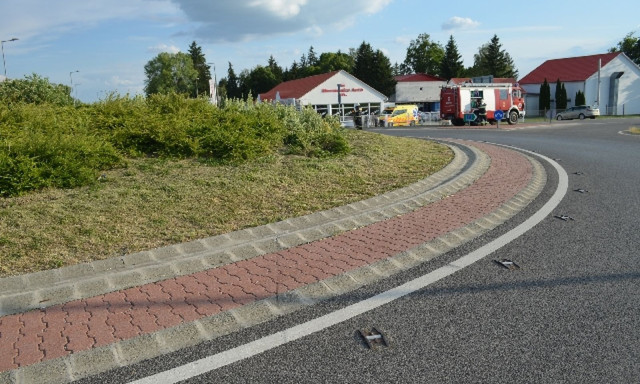 Kiegyenes&iacute;tette a k&ouml;rforgalmat, a ker&iacute;t&eacute;st &aacute;tszak&iacute;tva egy udvarban landolt