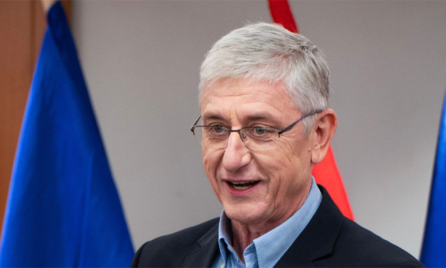 Visszavonul Gyurcs&aacute;ny Ferenc