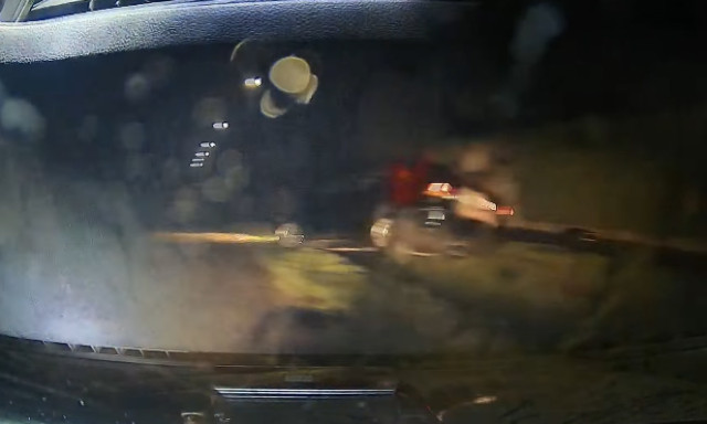 Balesettel v&eacute;gződ&ouml;tt a nagyat&aacute;di aut&oacute;s &aacute;mokfut&aacute;s - VIDE&Oacute;