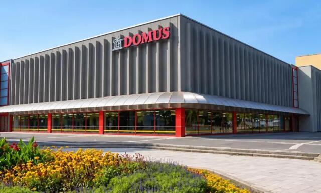 Orsz&aacute;gos edzőteremh&aacute;l&oacute;zat &eacute;rkezik a Domus emelet&eacute;re - M&aacute;r &eacute;p&uuml;l a 1650 n&eacute;gyzetm&eacute;teres terem